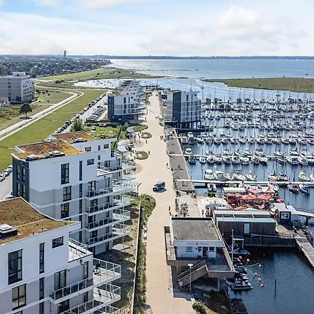 Apartment 6 Person In *