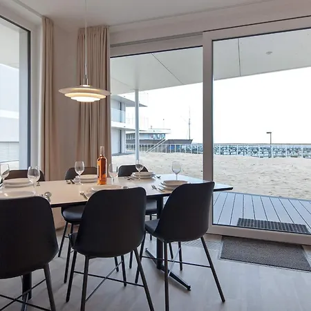 Apartment 6 Person In *