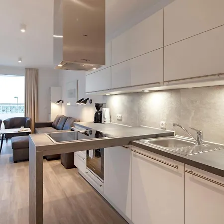 Apartment 6 Person In